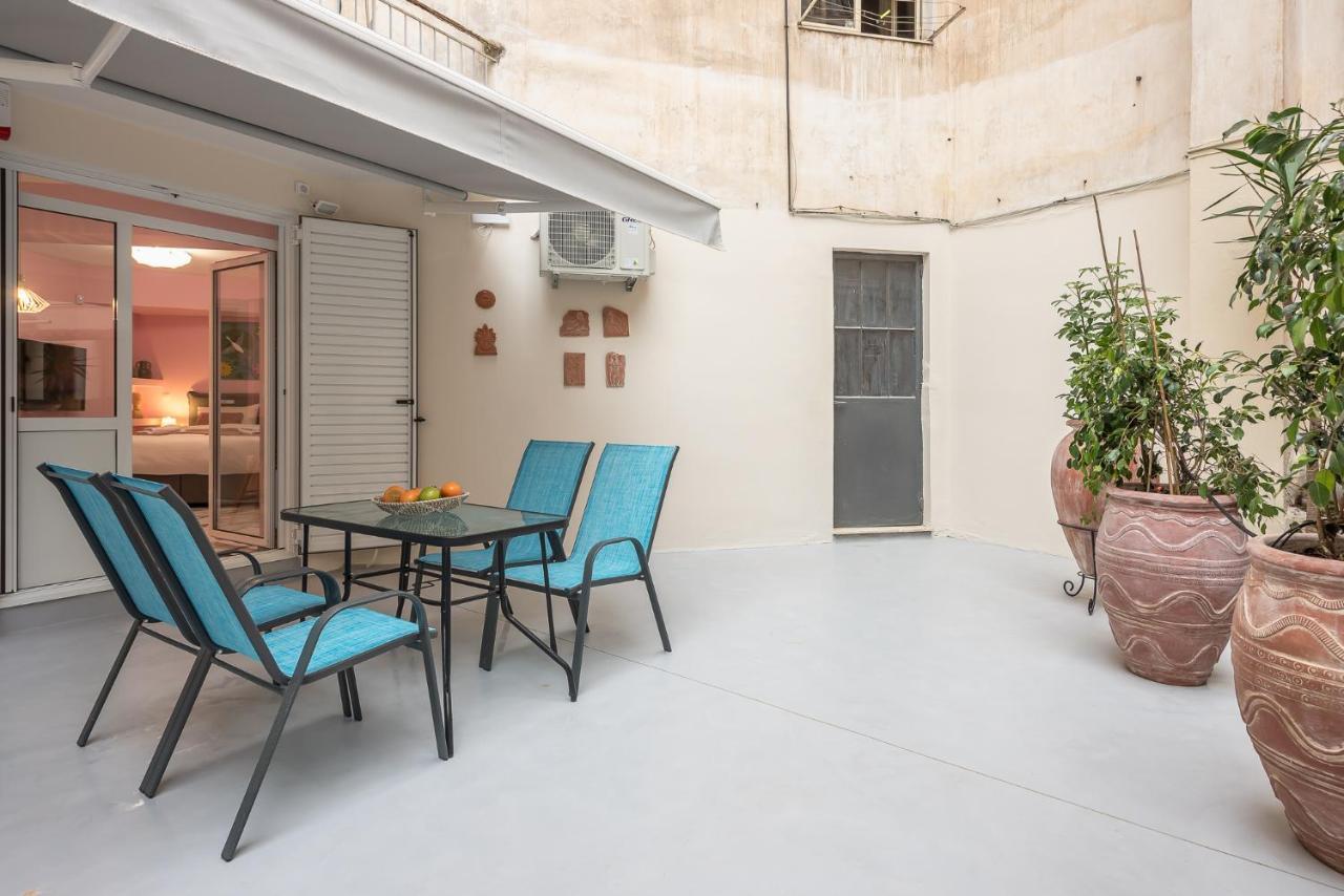 The Courtyard Oasis Apartment Athens Luaran gambar