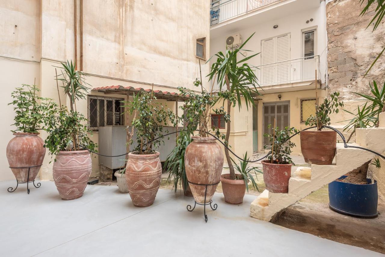 The Courtyard Oasis Apartment Athens Luaran gambar